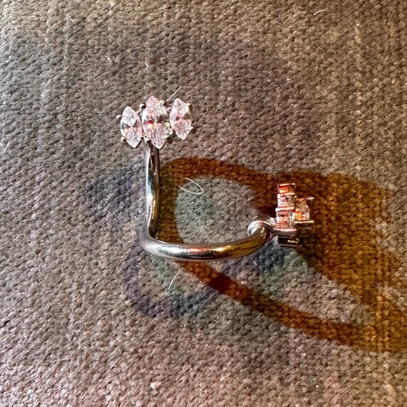 Pagoda Crystal Belly Button Ring - Picture 11 of 16